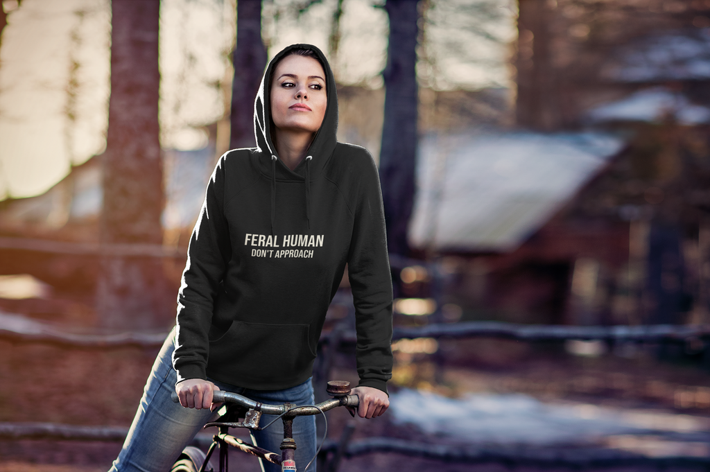 WILDER MENSCH (NICHT NÄHERN) KAPUZENPULLOVER